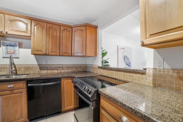 6 Royal Palm Way 211, Boca Raton, FL 33432