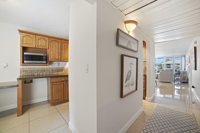 6 Royal Palm Way 211, Boca Raton, FL 33432