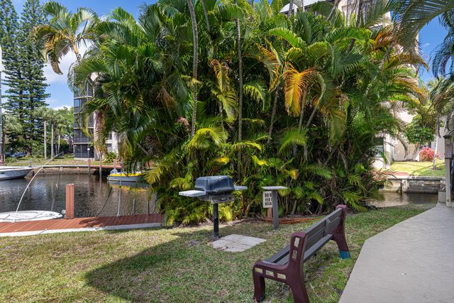6 Royal Palm Way 211, Boca Raton, FL 33432