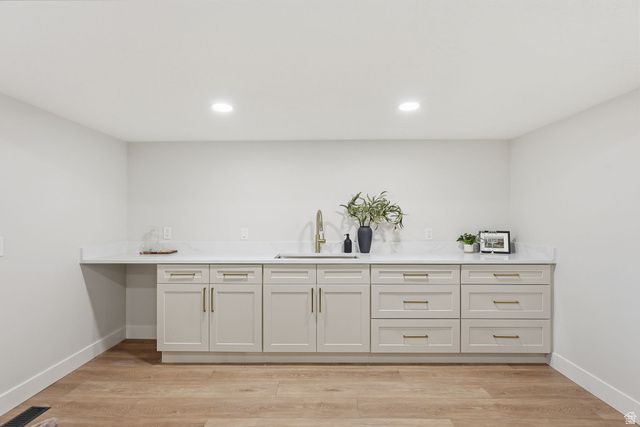 4608 S LOCUST LN, Holladay, UT 84117