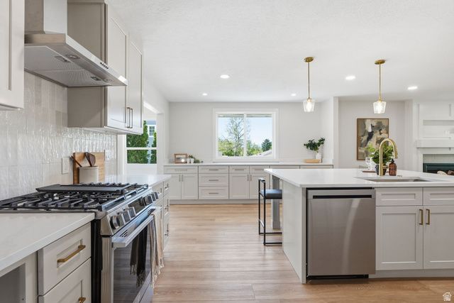 4608 S LOCUST LN, Holladay, UT 84117