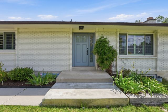 4608 S LOCUST LN, Holladay, UT 84117