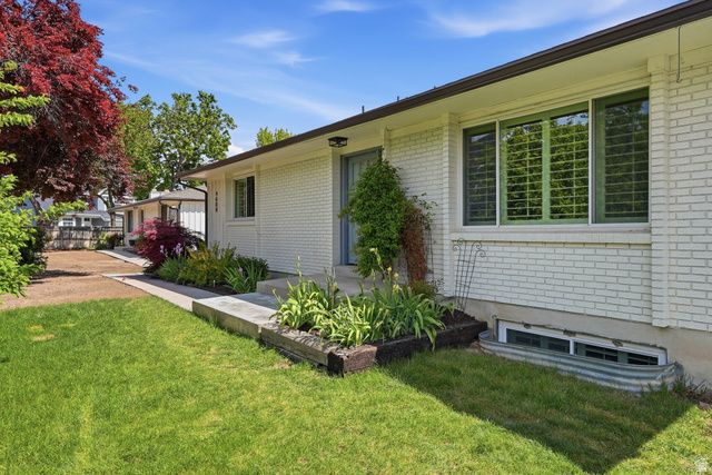 4608 S LOCUST LN, Holladay, UT 84117
