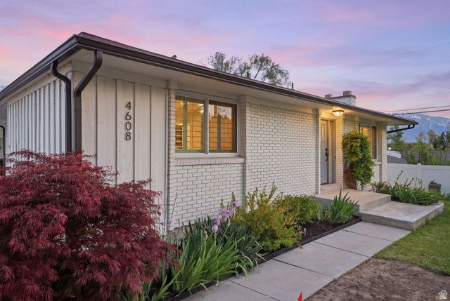 4608 S LOCUST LN, Holladay, UT 84117