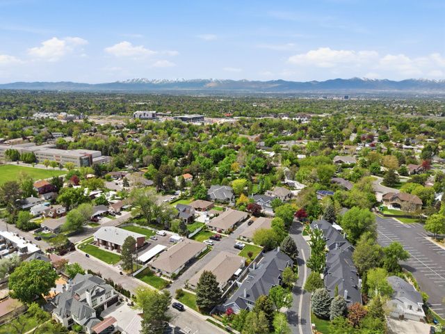 4608 S LOCUST LN, Holladay, UT 84117