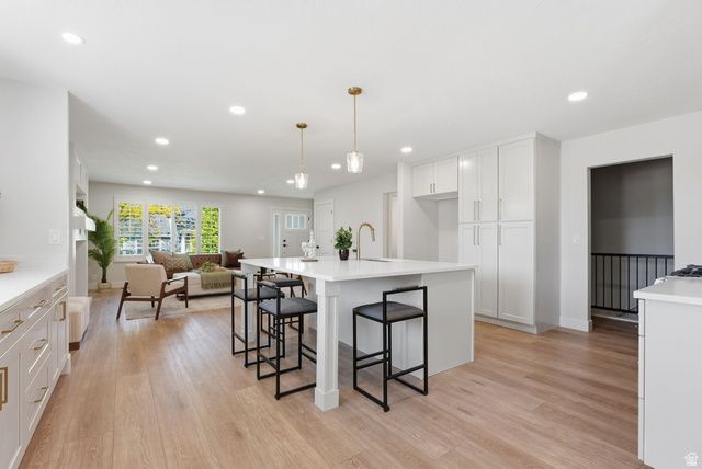 4608 S LOCUST LN, Holladay, UT 84117