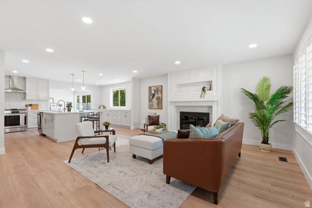 4608 S LOCUST LN, Holladay, UT 84117