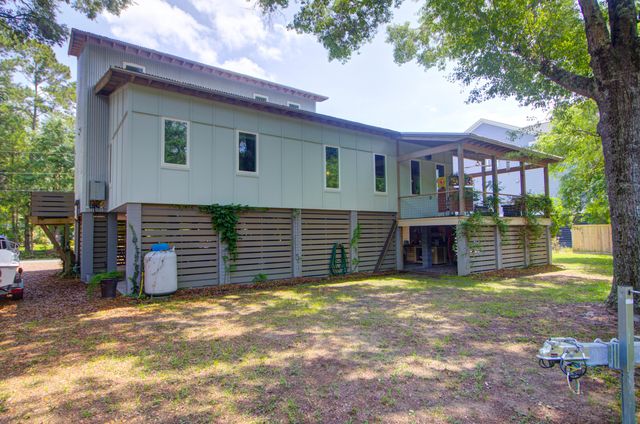1584 Periwinkle Drive, Mount Pleasant, SC 29466