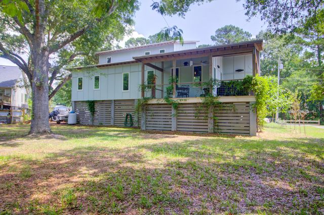 1584 Periwinkle Drive, Mount Pleasant, SC 29466
