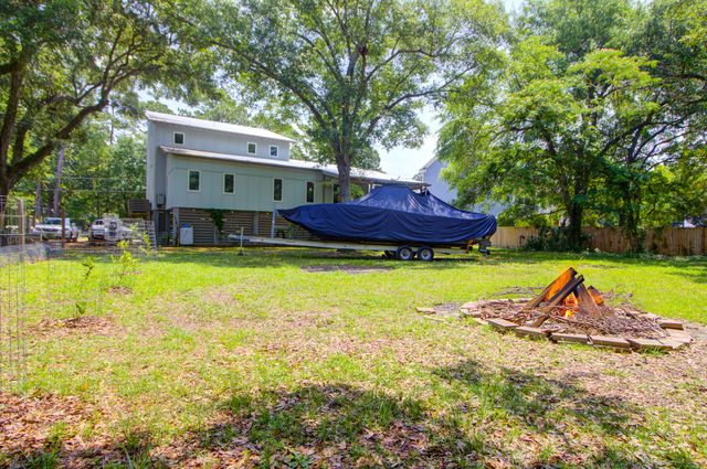 1584 Periwinkle Drive, Mount Pleasant, SC 29466