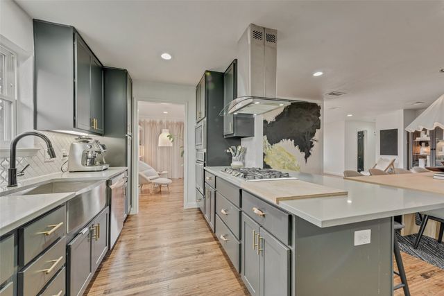 2824 Sharpview Lane, Dallas, TX 75228