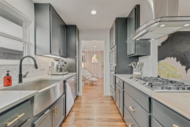 2824 Sharpview Lane, Dallas, TX 75228