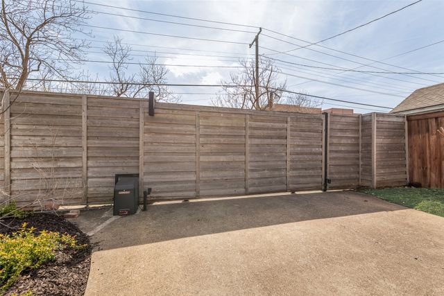 2824 Sharpview Lane, Dallas, TX 75228