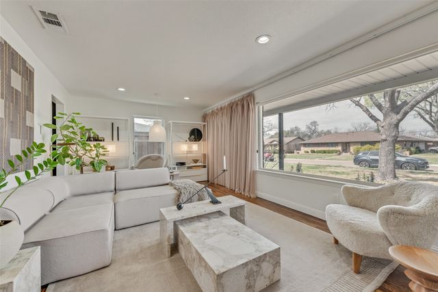 2824 Sharpview Lane, Dallas, TX 75228