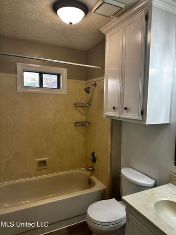 615 Live Oak Drive, Madison, MS 39110