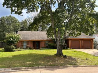 615 Live Oak Drive, Madison, MS 39110