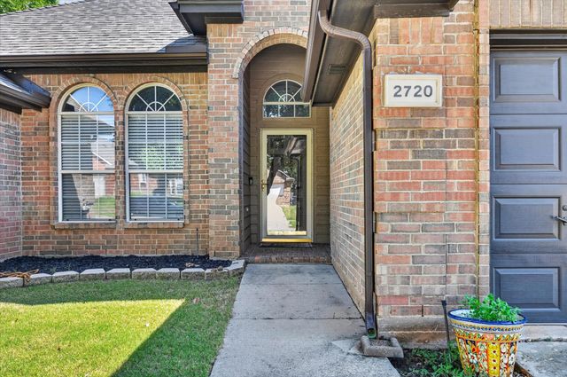 2720 Windstone Way, Corinth, TX 76210