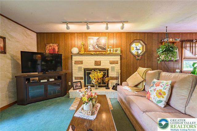 678 Interchange Road, Polk Twp, PA 18333