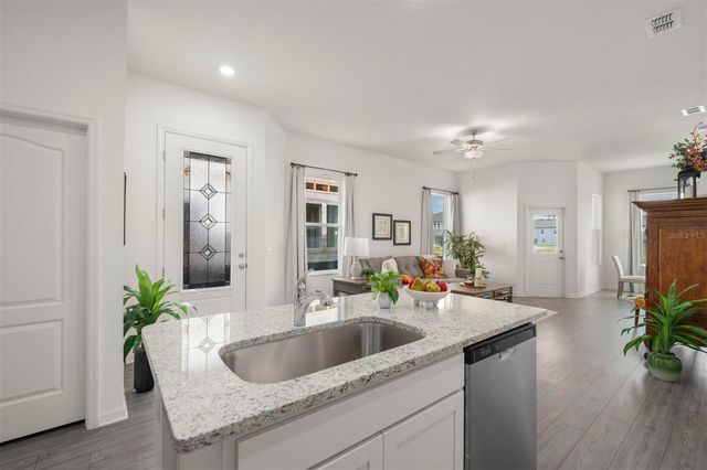 685 POPPY LANE, Dundee, FL 33838