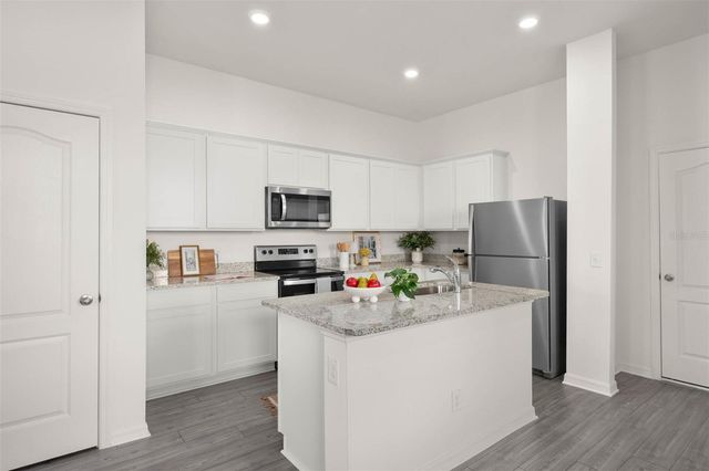 685 POPPY LANE, Dundee, FL 33838