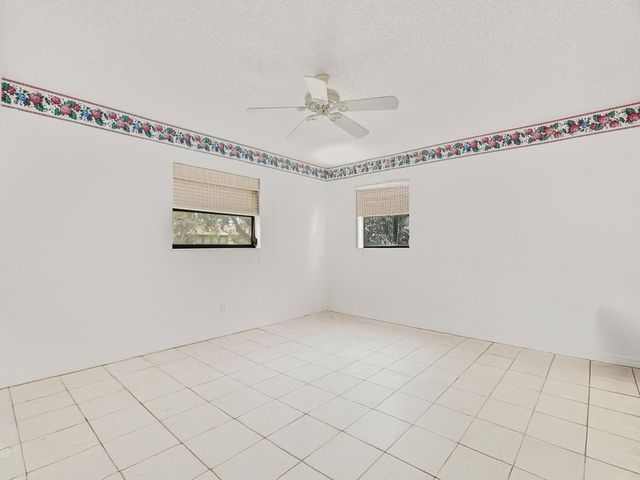 400 18th Street C6, Vero Beach, FL 32960
