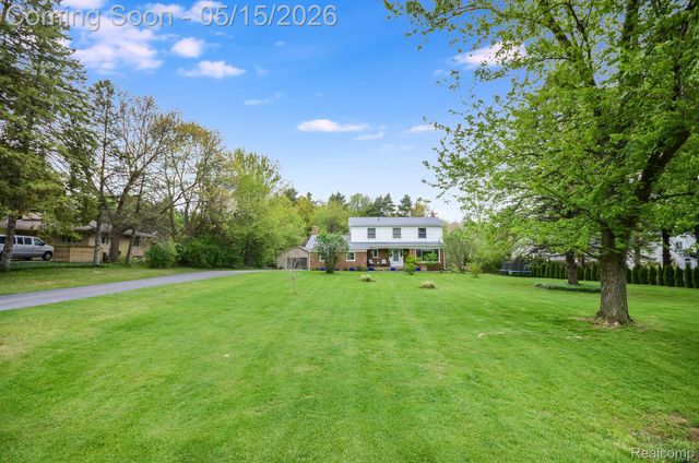 8909 Pippen Drive, Bruce Township, MI 48065