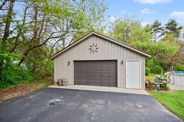 8909 Pippen Drive, Bruce Township, MI 48065