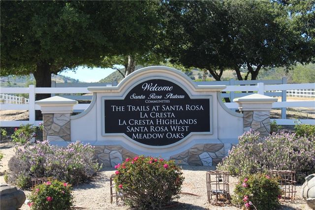 30 Golden Arrow Ct, Murrieta, CA 92562