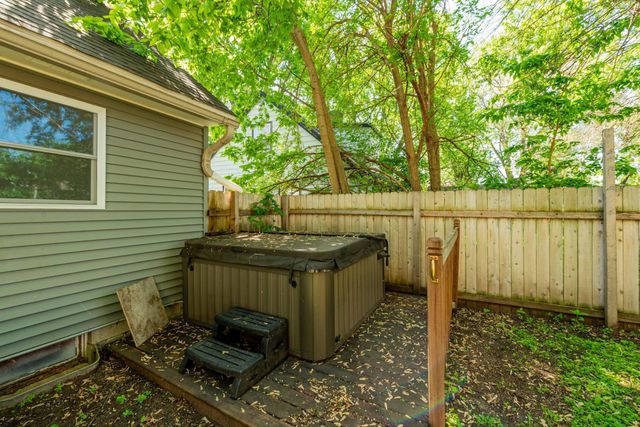 9306 Stevens Avenue S, Bloomington, MN 55420