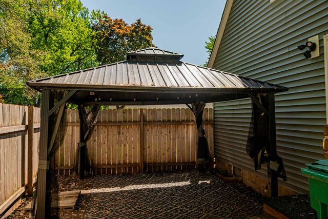 9306 Stevens Avenue S, Bloomington, MN 55420
