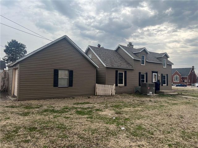 118 S 11th Street, Independence, KS 67301