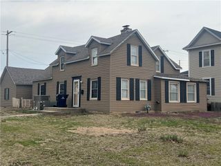 118 S 11th Street, Independence, KS 67301