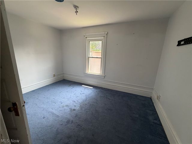 1273 Girard Street, Akron, OH 44301