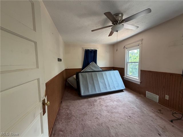 1273 Girard Street, Akron, OH 44301