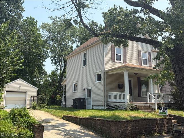 1273 Girard Street, Akron, OH 44301