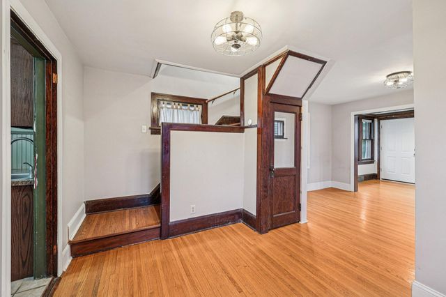 1559 Almond Avenue, Saint Paul, MN 55108