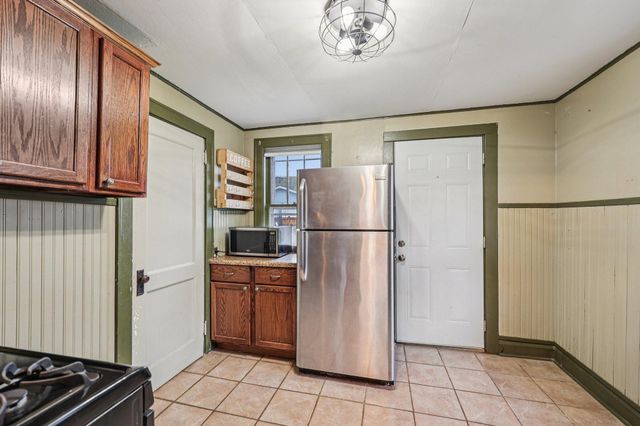 1559 Almond Avenue, Saint Paul, MN 55108