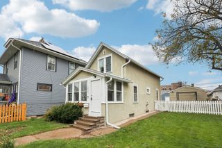 1559 Almond Avenue, Saint Paul, MN 55108