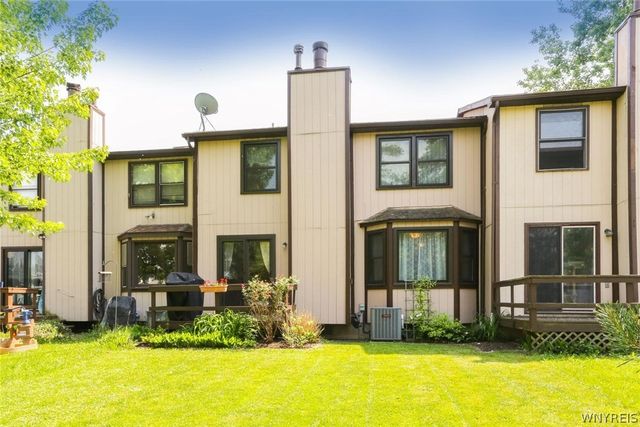 37 Robin Road, Amherst, NY 14228