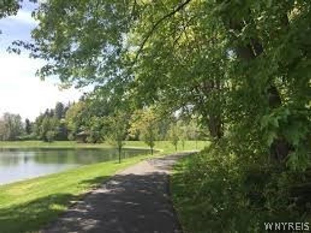 37 Robin Road, Amherst, NY 14228