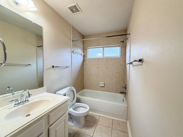 1528 Mesa Verde Drive, League City, TX 77573