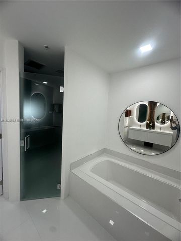 7901 Hispanola Ave 808, North Bay Village, FL 33141