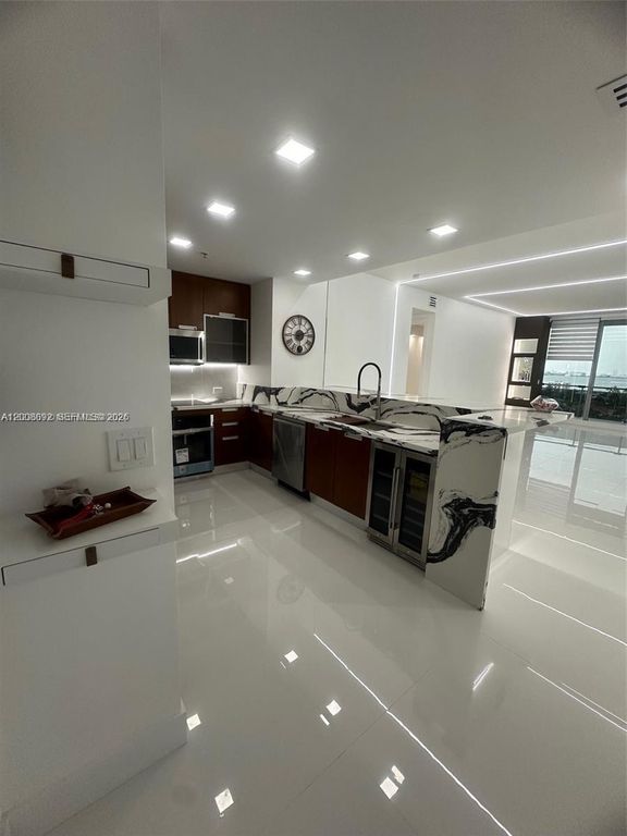 7901 Hispanola Ave 808, North Bay Village, FL 33141