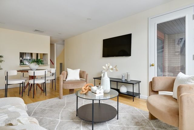 321 Harvard Street 307, Cambridge, MA 02139