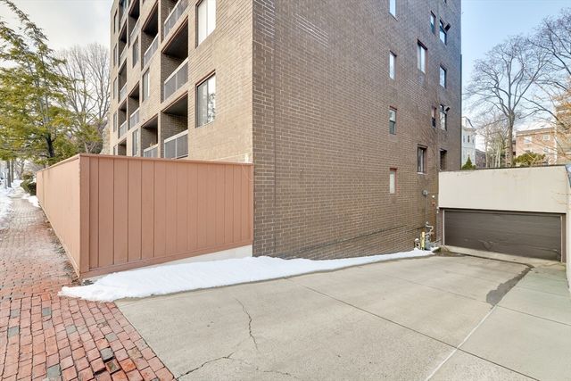 321 Harvard Street 307, Cambridge, MA 02139
