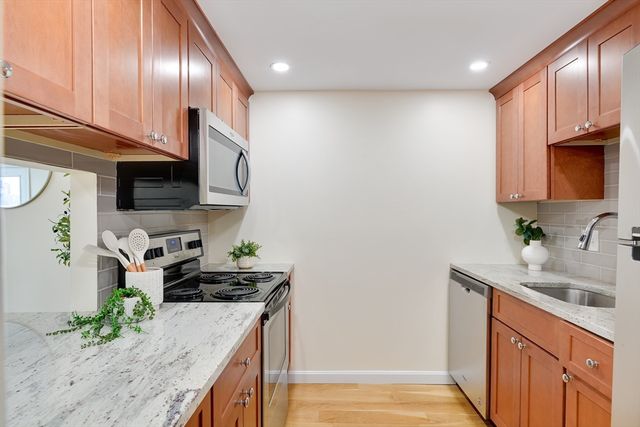 321 Harvard Street 307, Cambridge, MA 02139