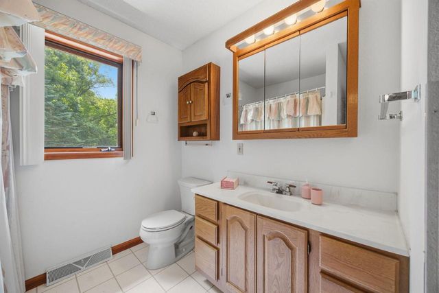 10512 N Kidder Road, Edgerton, WI 53534