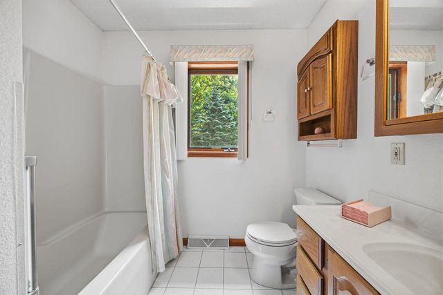 10512 N Kidder Road, Edgerton, WI 53534