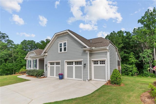 386 Kentucky Court, Hoschton, GA 30548