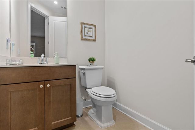 386 Kentucky Court, Hoschton, GA 30548